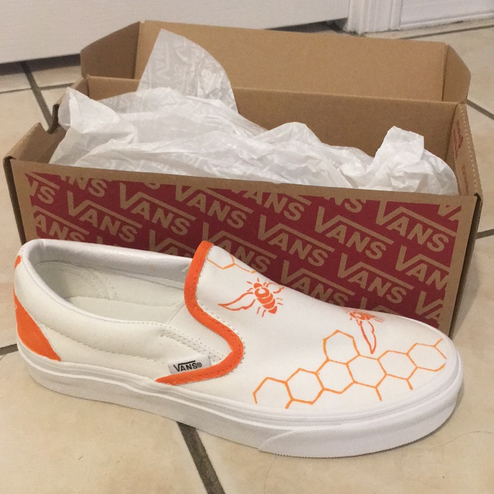 Never been worn CUSTOM VANS